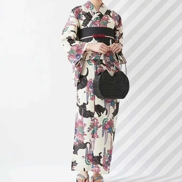 Japanese Women Formal Wear - Kimono japonais traditionnel pour femmes, vêtements