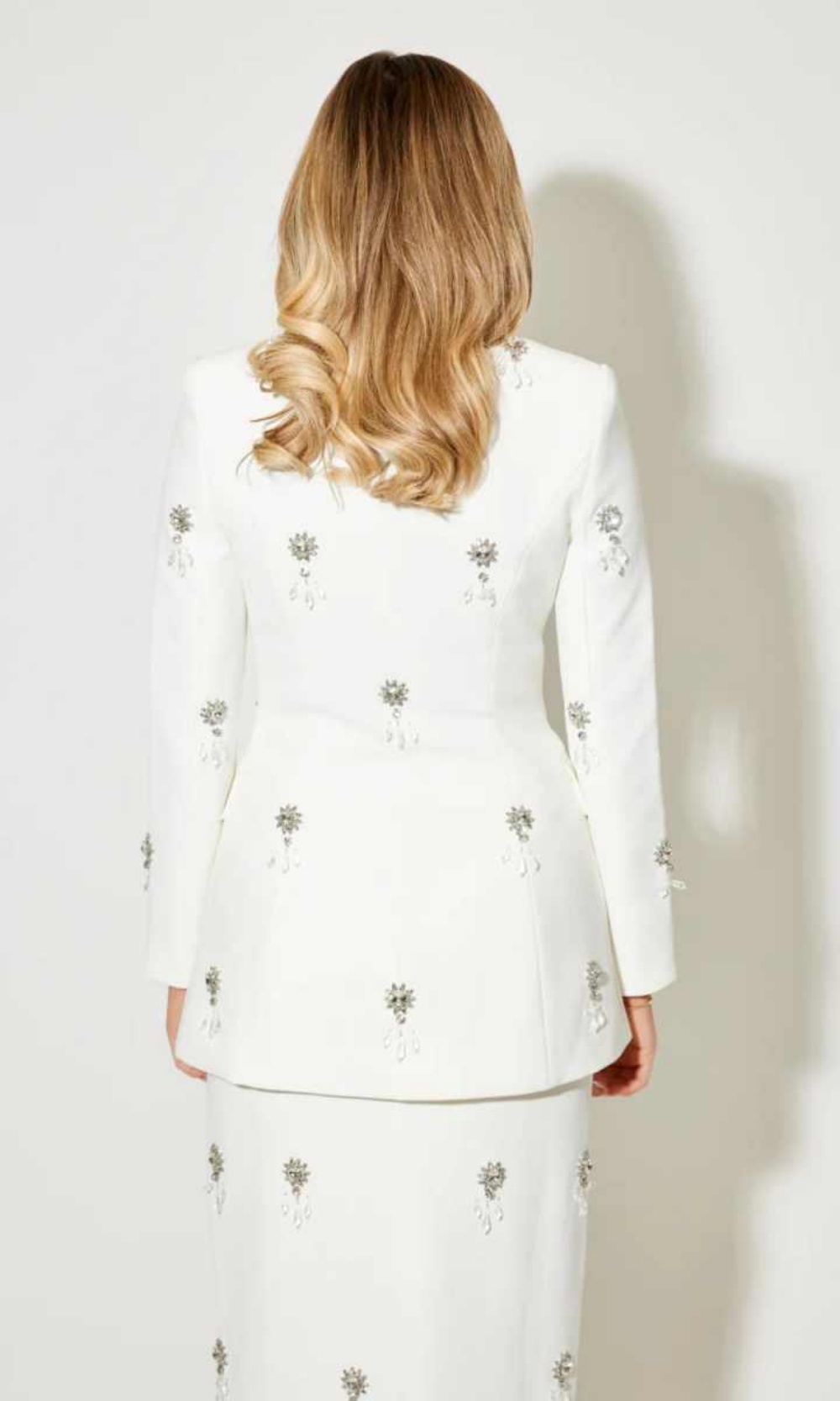 Costumes chics pour femmes, 2  - Women Formal Wear With Skirt avis et prix