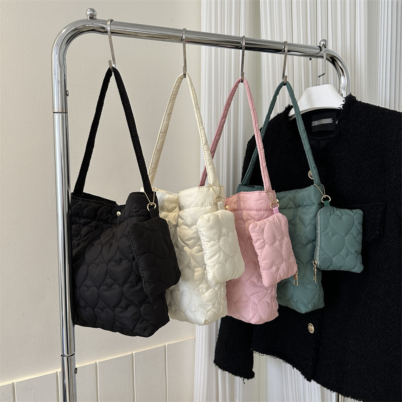 Sac fourre-tout matelassé de c - Shoulder Bag Structured avis et prix